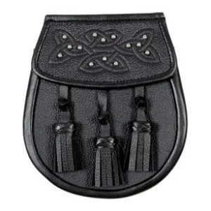 A Touch of Tradition: Leather Day Sporran with Celtic Knotwork